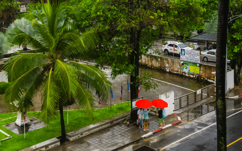 thaiföldi élet esőben
